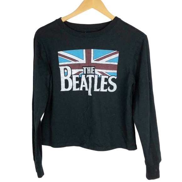 Beatles Cropped Flag Graphic Long Sleeve Band Tee - Picture 4 of 15